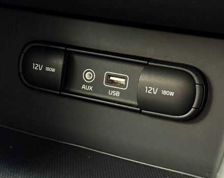 Киа Niro 2019 в Хмельницком на Automoto.ua Белый Киа Niro, объемом двигателя 1.6 л и пробегом 325 тыс. км за 13600 $, фото 10 на Automoto.ua