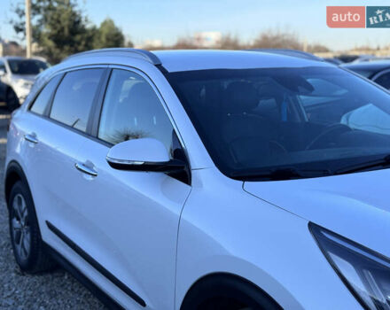 Белый Киа Niro, объемом двигателя 0 л и пробегом 210 тыс. км за 15900 $, фото 21 на Automoto.ua