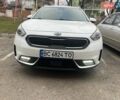 Белый Киа Niro, объемом двигателя 1.58 л и пробегом 125 тыс. км за 16000 $, фото 13 на Automoto.ua