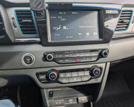 Белый Киа Niro, объемом двигателя 0 л и пробегом 43 тыс. км за 15000 $, фото 8 на Automoto.ua