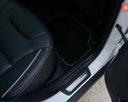 Білий Кіа Niro, об'ємом двигуна 0 л та пробігом 124 тис. км за 16999 $, фото 32 на Automoto.ua