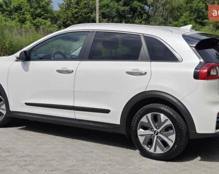 Белый Киа Niro, объемом двигателя 0 л и пробегом 162 тыс. км за 17300 $, фото 2 на Automoto.ua
