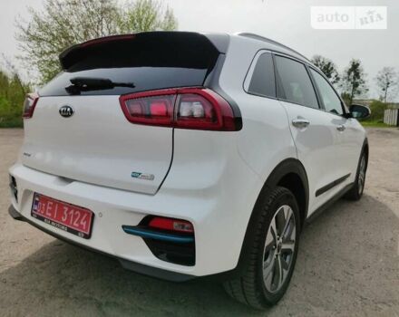 Білий Кіа Niro, об'ємом двигуна 0 л та пробігом 137 тис. км за 19990 $, фото 6 на Automoto.ua