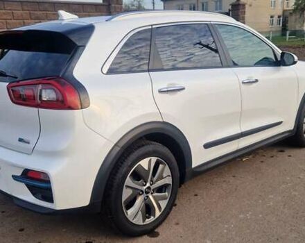 Киа Niro 2019 в Дубно на Automoto.ua Белый Киа Niro, объемом двигателя 0 л и пробегом 173 тыс. км за 17400 $, фото 1 на Automoto.ua