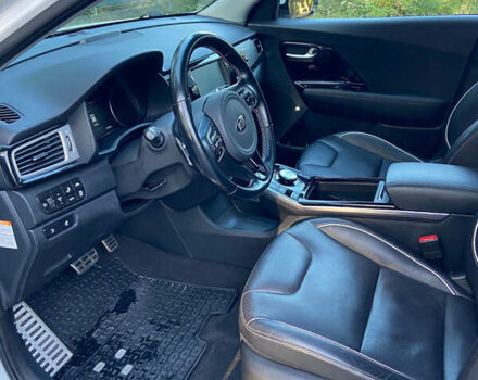 Білий Кіа Niro, об'ємом двигуна 0 л та пробігом 164 тис. км за 13500 $, фото 19 на Automoto.ua