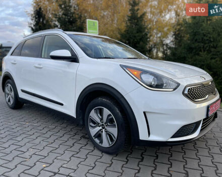 Киа Niro 2019 в Луцке на Automoto.ua Белый Киа Niro, объемом двигателя 1.58 л и пробегом 212 тыс. км за 15999 $, фото 2 на Automoto.ua