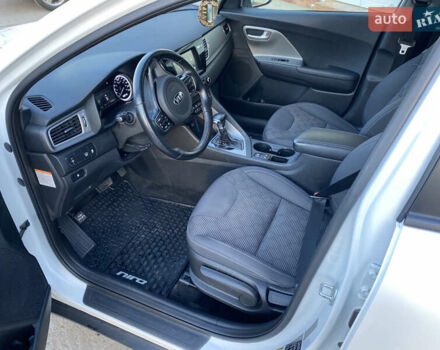Белый Киа Niro, объемом двигателя 0 л и пробегом 101 тыс. км за 17700 $, фото 7 на Automoto.ua