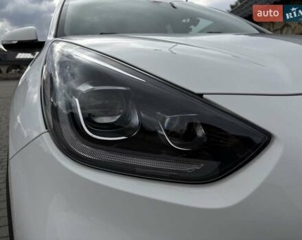 Киа Niro 2019 в Львове на Automoto.ua Белый Киа Niro, объемом двигателя 0 л и пробегом 97 тыс. км за 19000 $, фото 11 на Automoto.ua