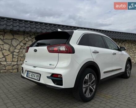 Киа Niro 2019 в Львове на Automoto.ua Белый Киа Niro, объемом двигателя 0 л и пробегом 97 тыс. км за 19000 $, фото 6 на Automoto.ua