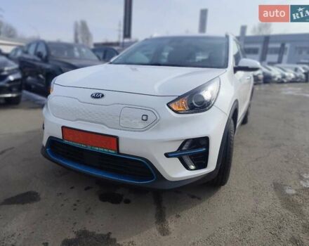 Белый Киа Niro, объемом двигателя 0 л и пробегом 105 тыс. км за 17555 $, фото 19 на Automoto.ua