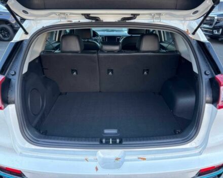 Білий Кіа Niro, об'ємом двигуна 0 л та пробігом 31 тис. км за 13900 $, фото 10 на Automoto.ua