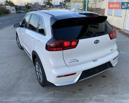 Белый Киа Niro, объемом двигателя 0 л и пробегом 101 тыс. км за 17700 $, фото 4 на Automoto.ua
