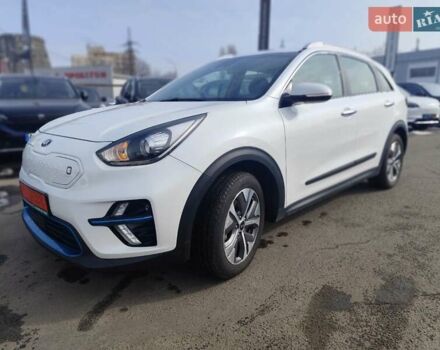 Белый Киа Niro, объемом двигателя 0 л и пробегом 105 тыс. км за 17555 $, фото 20 на Automoto.ua
