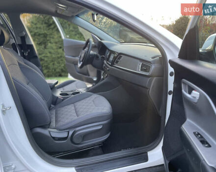 Киа Niro 2019 в Луцке на Automoto.ua Белый Киа Niro, объемом двигателя 1.58 л и пробегом 212 тыс. км за 15999 $, фото 19 на Automoto.ua