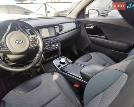 Белый Киа Niro, объемом двигателя 0 л и пробегом 105 тыс. км за 17555 $, фото 42 на Automoto.ua