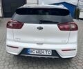 Белый Киа Niro, объемом двигателя 1.58 л и пробегом 125 тыс. км за 16000 $, фото 5 на Automoto.ua