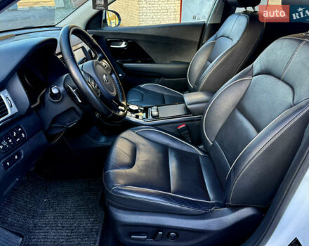 Белый Киа Niro, объемом двигателя 0 л и пробегом 135 тыс. км за 16999 $, фото 13 на Automoto.ua