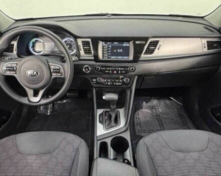Белый Киа Niro, объемом двигателя 1.6 л и пробегом 50 тыс. км за 9000 $, фото 8 на Automoto.ua
