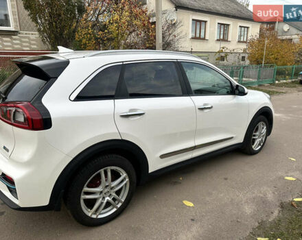 Киа Niro 2019 в Луцке на Automoto.ua Белый Киа Niro, объемом двигателя 0 л и пробегом 176 тыс. км за 15900 $, фото 4 на Automoto.ua