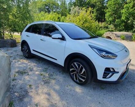 Белый Киа Niro, объемом двигателя 0 л и пробегом 199 тыс. км за 20000 $, фото 16 на Automoto.ua