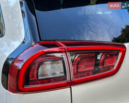 Білий Кіа Niro, об'ємом двигуна 0 л та пробігом 204 тис. км за 17800 $, фото 49 на Automoto.ua