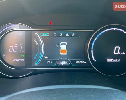 Білий Кіа Niro, об'ємом двигуна 0 л та пробігом 68 тис. км за 18850 $, фото 17 на Automoto.ua