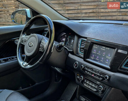 Білий Кіа Niro, об'ємом двигуна 0 л та пробігом 204 тис. км за 17800 $, фото 112 на Automoto.ua