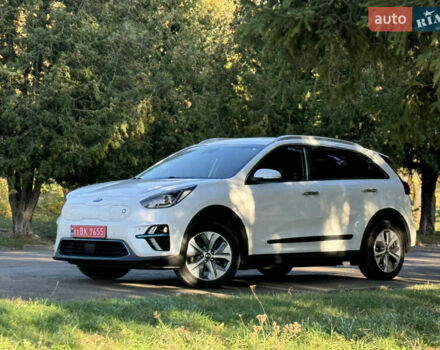 Белый Киа Niro, объемом двигателя 0 л и пробегом 147 тыс. км за 18500 $, фото 1 на Automoto.ua