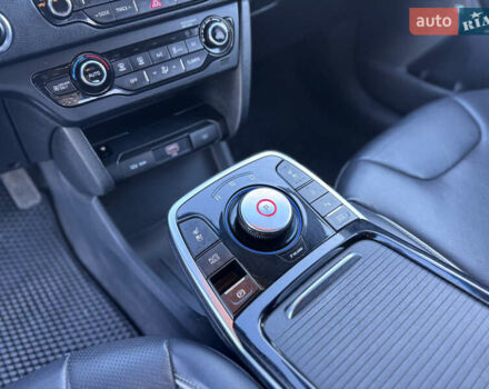 Белый Киа Niro, объемом двигателя 0 л и пробегом 210 тыс. км за 15900 $, фото 40 на Automoto.ua