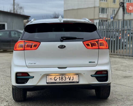 Білий Кіа Niro, об'ємом двигуна 0 л та пробігом 124 тис. км за 16999 $, фото 5 на Automoto.ua