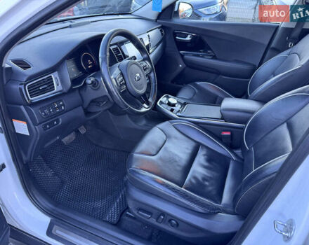 Белый Киа Niro, объемом двигателя 0 л и пробегом 210 тыс. км за 15900 $, фото 32 на Automoto.ua