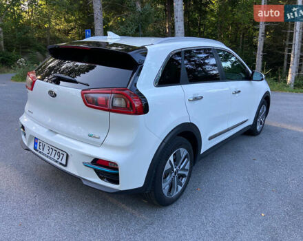 Білий Кіа Niro, об'ємом двигуна 0 л та пробігом 164 тис. км за 13500 $, фото 5 на Automoto.ua