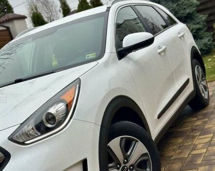 Белый Киа Niro, объемом двигателя 1.6 л и пробегом 213 тыс. км за 16500 $, фото 7 на Automoto.ua
