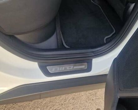 Киа Niro 2019 в Дубно на Automoto.ua Белый Киа Niro, объемом двигателя 0 л и пробегом 173 тыс. км за 17400 $, фото 27 на Automoto.ua