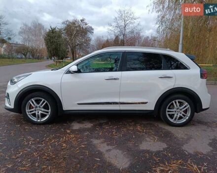 Білий Кіа Niro, об'ємом двигуна 0 л та пробігом 210 тис. км за 17600 $, фото 5 на Automoto.ua