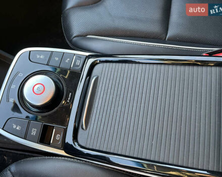 Білий Кіа Niro, об'ємом двигуна 0 л та пробігом 70 тис. км за 18600 $, фото 11 на Automoto.ua
