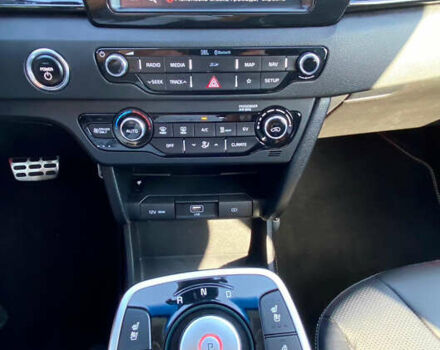 Білий Кіа Niro, об'ємом двигуна 0 л та пробігом 68 тис. км за 18850 $, фото 13 на Automoto.ua