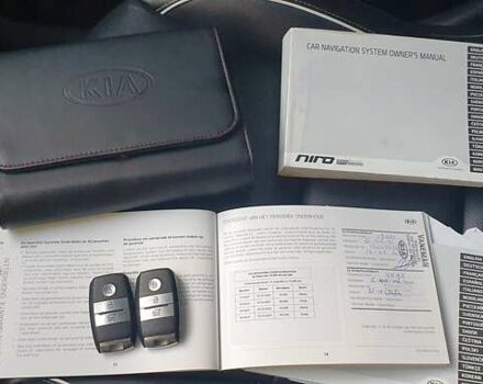 Белый Киа Niro, объемом двигателя 0 л и пробегом 199 тыс. км за 20000 $, фото 60 на Automoto.ua
