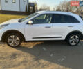 Білий Кіа Niro, об'ємом двигуна 0 л та пробігом 70 тис. км за 18600 $, фото 3 на Automoto.ua