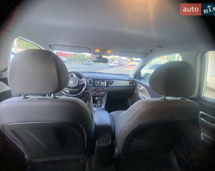 Белый Киа Niro, объемом двигателя 0 л и пробегом 101 тыс. км за 17700 $, фото 10 на Automoto.ua