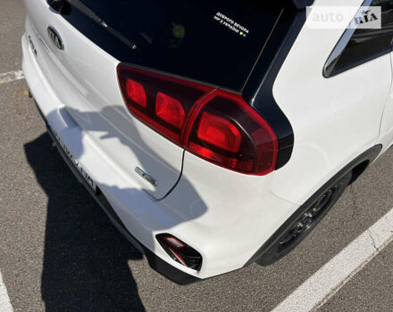 Киа Niro 2019 в Киеве на Automoto.ua Белый Киа Niro, объемом двигателя 1.59 л и пробегом 51 тыс. км за 19500 $, фото 9 на Automoto.ua