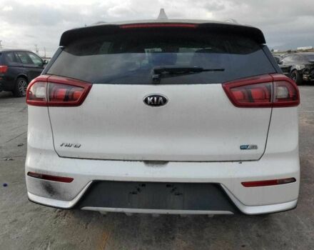 Білий Кіа Niro, об'ємом двигуна 1.6 л та пробігом 86 тис. км за 4100 $, фото 5 на Automoto.ua