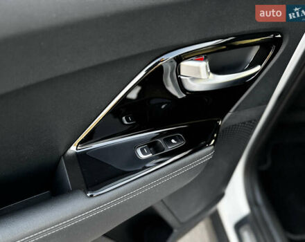 Білий Кіа Niro, об'ємом двигуна 0 л та пробігом 74 тис. км за 18700 $, фото 26 на Automoto.ua