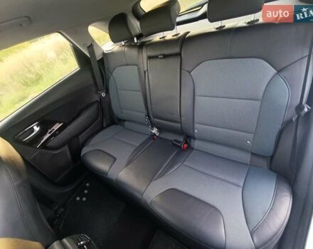Белый Киа Niro, объемом двигателя 0 л и пробегом 127 тыс. км за 17400 $, фото 17 на Automoto.ua