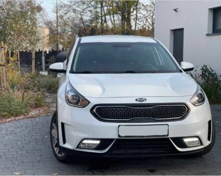Киа Niro 2019 в Киеве на Automoto.ua Белый Киа Niro, объемом двигателя 1.6 л и пробегом 114 тыс. км за 11400 $, фото 3 на Automoto.ua