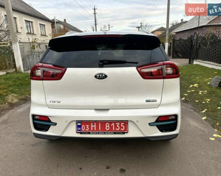 Киа Niro 2019 в Луцке на Automoto.ua Белый Киа Niro, объемом двигателя 0 л и пробегом 176 тыс. км за 15900 $, фото 2 на Automoto.ua