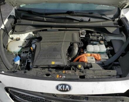 Білий Кіа Niro, об'ємом двигуна 1.6 л та пробігом 86 тис. км за 4100 $, фото 11 на Automoto.ua