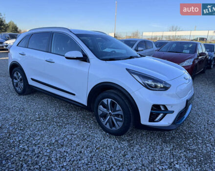 Белый Киа Niro, объемом двигателя 0 л и пробегом 210 тыс. км за 15900 $, фото 19 на Automoto.ua
