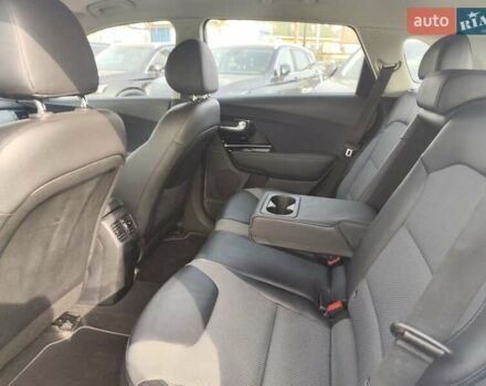 Белый Киа Niro, объемом двигателя 0 л и пробегом 105 тыс. км за 17555 $, фото 43 на Automoto.ua