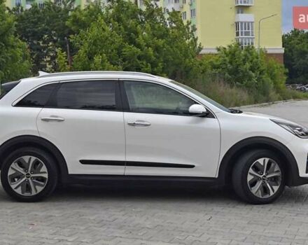 Белый Киа Niro, объемом двигателя 0 л и пробегом 162 тыс. км за 17300 $, фото 10 на Automoto.ua